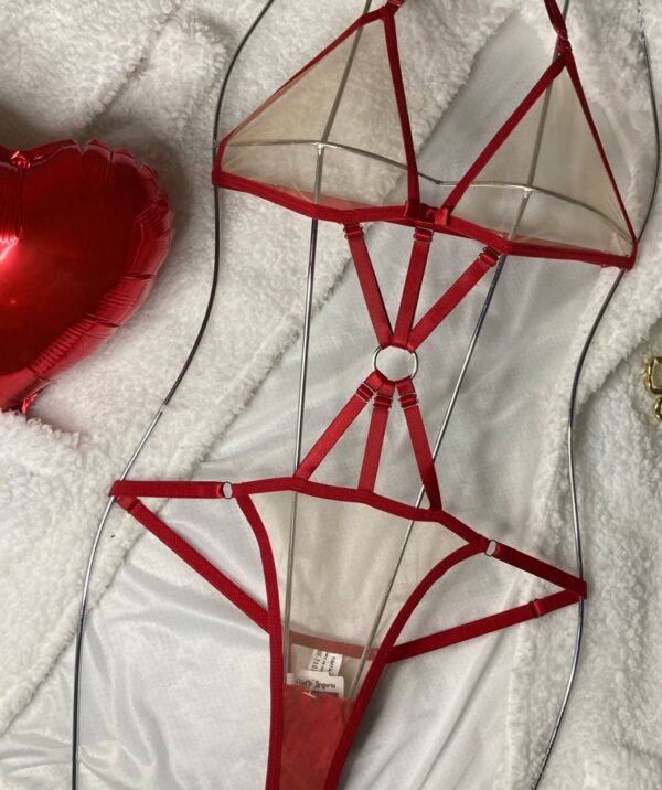 Conjunto Strappy Transparente Vermelho – Atitude e Sedução