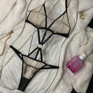 Conjunto Strappy Transparente Preto – Estilo e Ousadia