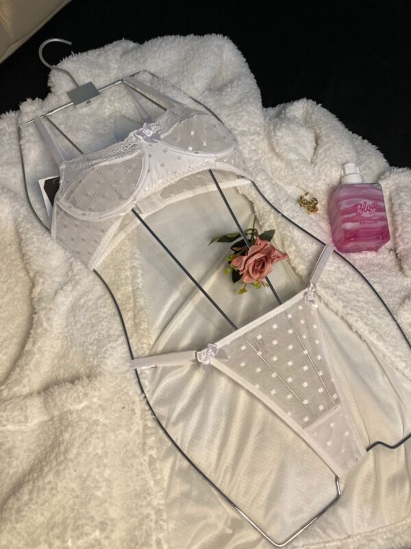 Conjunto Sensual Branco em Tule – Sem Bojo