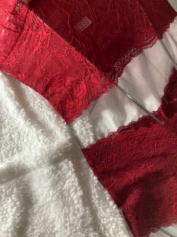 Conjunto Lingerie em Renda Vermelha – Sem Bojo - Imagem 2